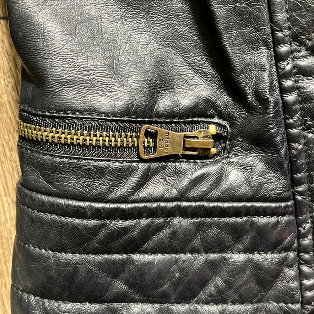 Leather jacket - Picture 4 of 11